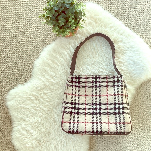 Burberry Handbags - Burberry wool shoulder bag